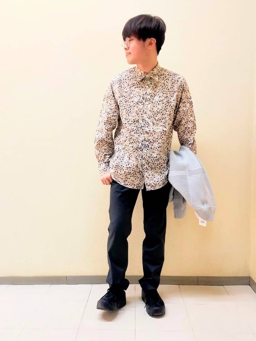 nerさんの「TAKEO KIKUCHI｜【全7サイズ&times;8色展開！】トップマルチヘリンボン パンツ」を使ったコーディネート