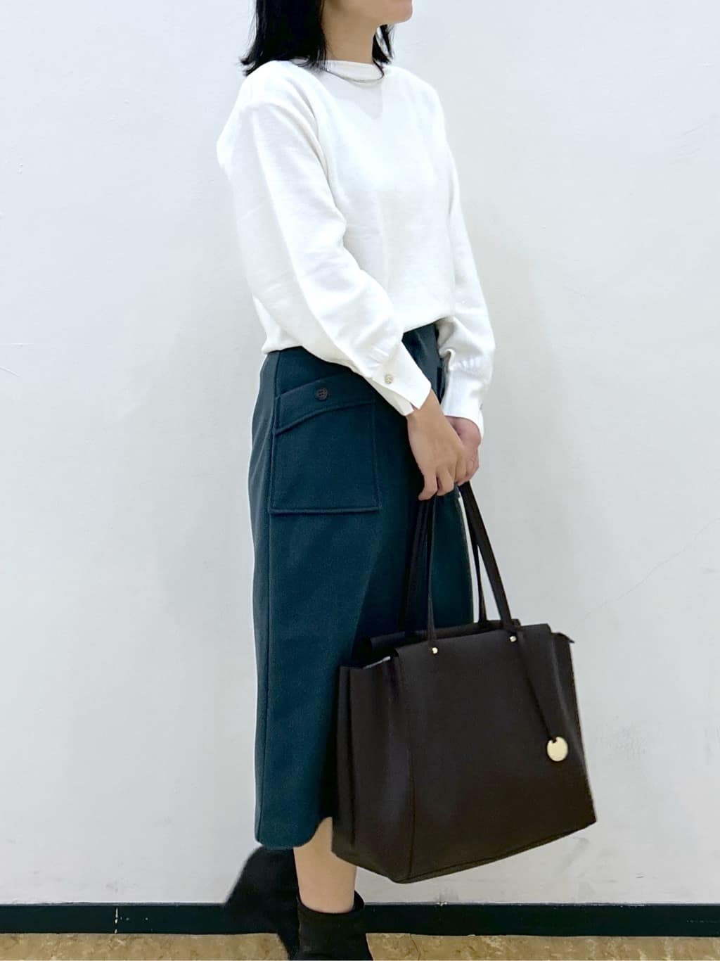 su.さんの「index｜ラメガーター編みボートネックニット【洗濯機OK】《8col／XS～LL》」を使ったコーディネート
