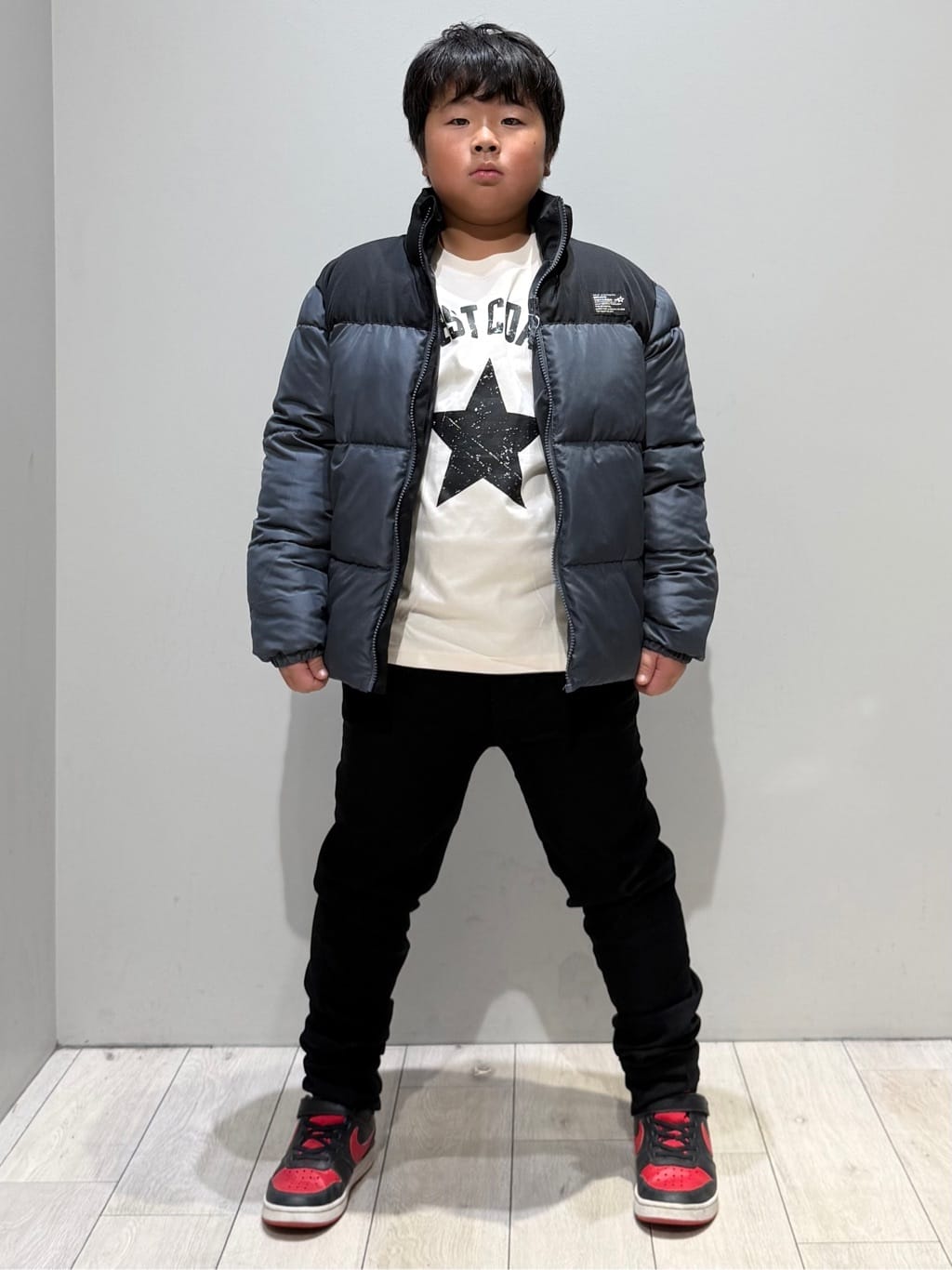 kuboさんの「THE SHOP TK｜【110-160】スタンドネック中綿ブルゾン」を使ったコーディネート