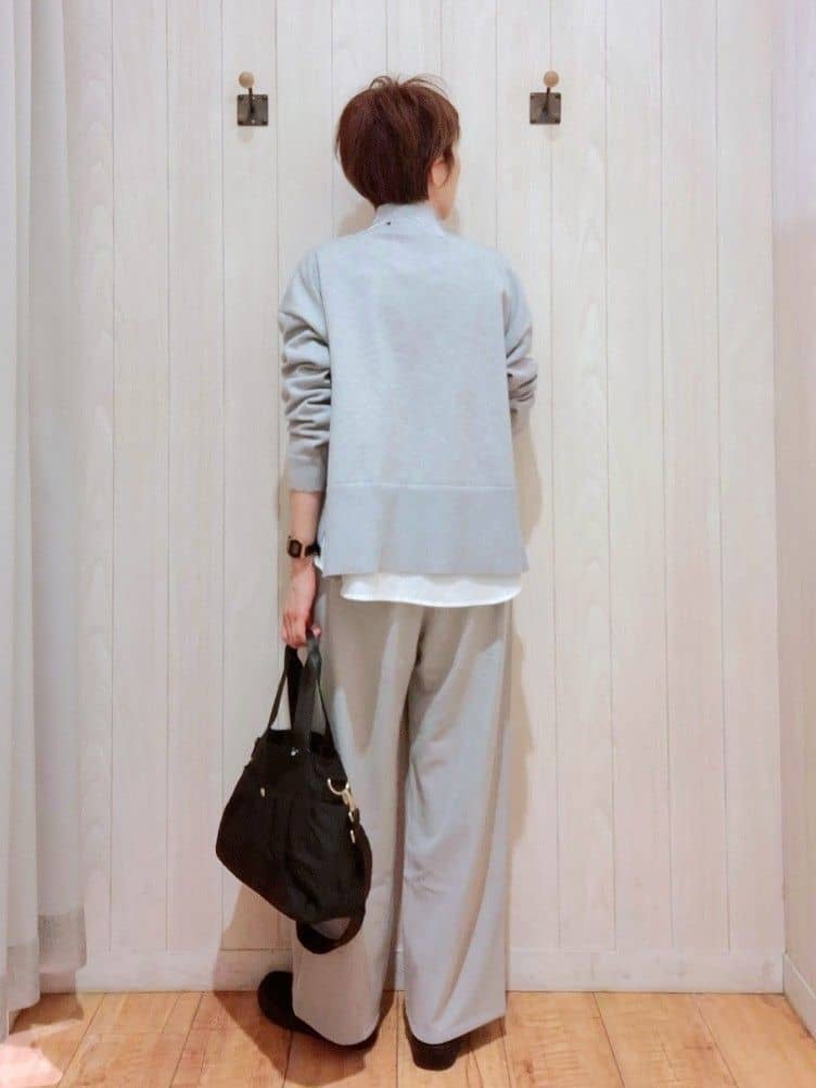 Ribさんの「SHOO･LA･RUE｜【2点セット/洗濯機可/S-LL】着回しがきく もちもちハイネックニット+裾シャツインナー」を使ったコーディネート