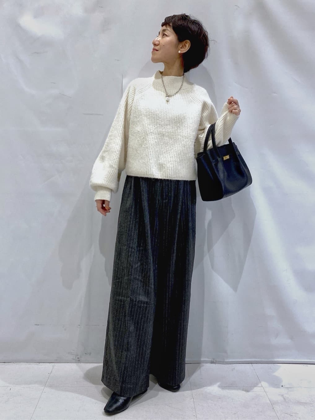 Bonさんの「OPAQUE.CLIP｜チェーン&times;フェイクパール マンテルネックレス」を使ったコーディネート