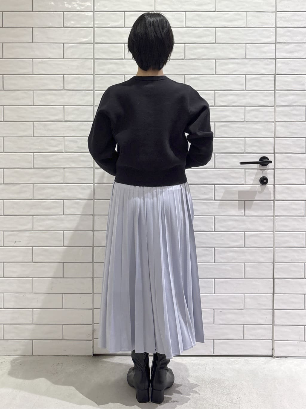 ayumiさんの「OPAQUE.CLIP｜フェイクスウェードプリーツスカート【静電気防止加工／洗濯機OK】」を使ったコーディネート