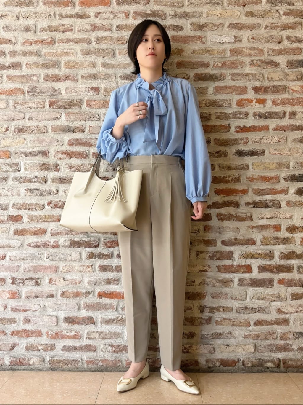 しばさんの「THE SHOP TK｜【通勤スタイルに】ダブルクロス ノーカラージャケット/セットアップ可」を使ったコーディネート