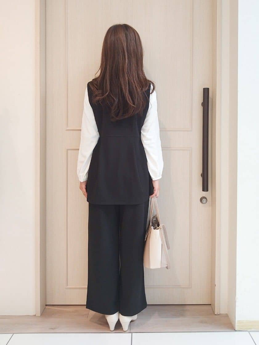 mi-saさんの「SHOO･LA･RUE｜【洗濯機可】上品で華やか スタンドフリルブラウス」を使ったコーディネート
