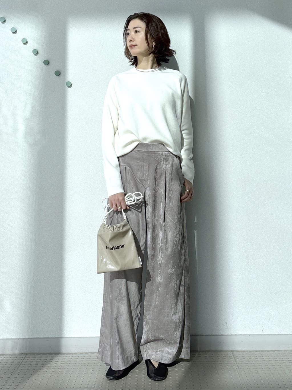 saitoさんの「DRESSTERIOR｜ソフト別珍イージーパンツ」を使ったコーディネート