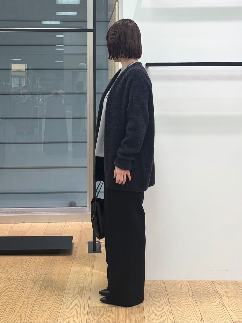asamiさんの「INDIVI｜【褒められパンツ／ウール混】ウォームウール ワイドパンツ」を使ったコーディネート