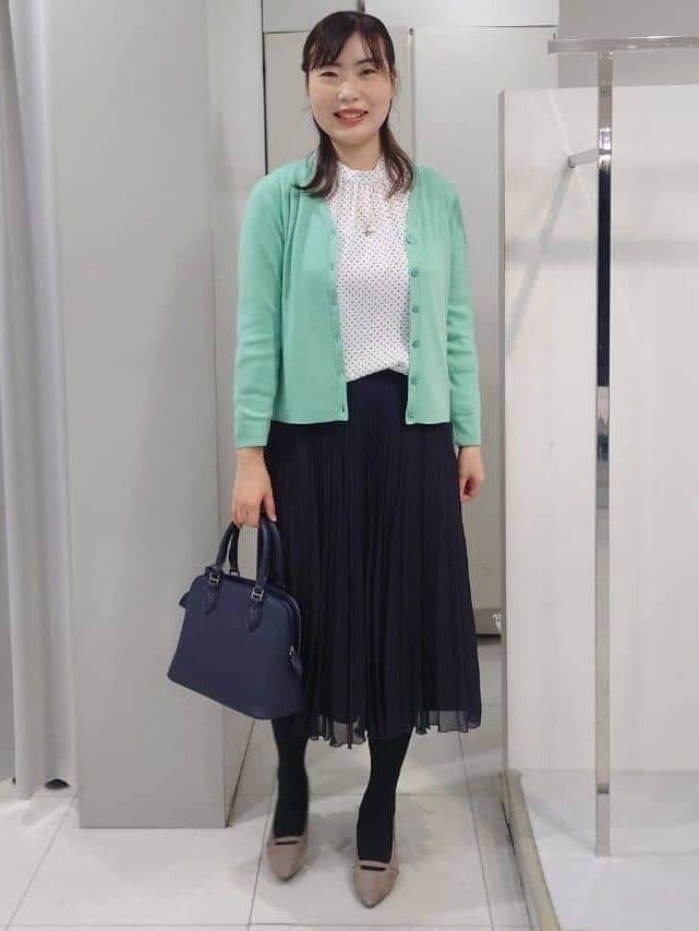AZUSAさんの「Reflect｜【選べる5色／アンサンブル可】Vネックカーディガン」を使ったコーディネート