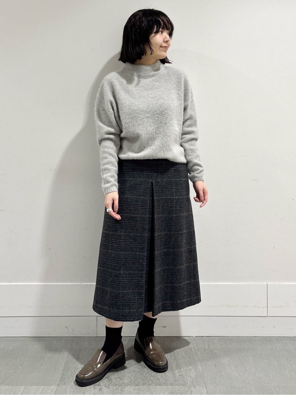 モエカさんの「UNTITLED｜【大人な品格/ふわふわニット】フォックスカシミヤ コクーンニット」を使ったコーディネート