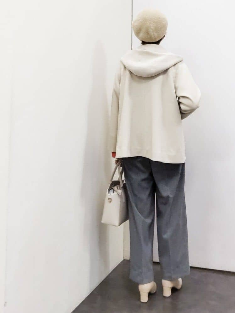 やまちゃんさんの「grove｜ふんわり包み込む ケーブルボートネックニット」を使ったコーディネート