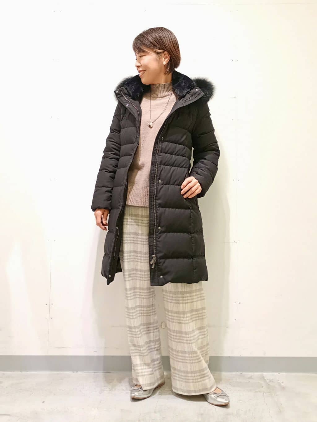 Kさんの「INDIVI｜【名品／撥水／抗菌防臭】ショート丈リサイクルダウンコート」を使ったコーディネート