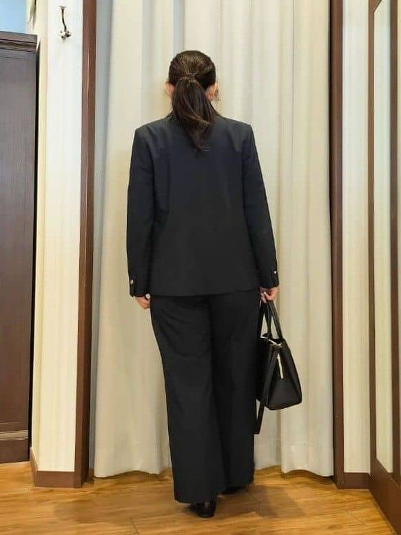 chami さんの「SHOO･LA･RUE｜【S-LL/撥水】通勤やお出かけにも活躍 ミドルトレンチコート」を使ったコーディネート