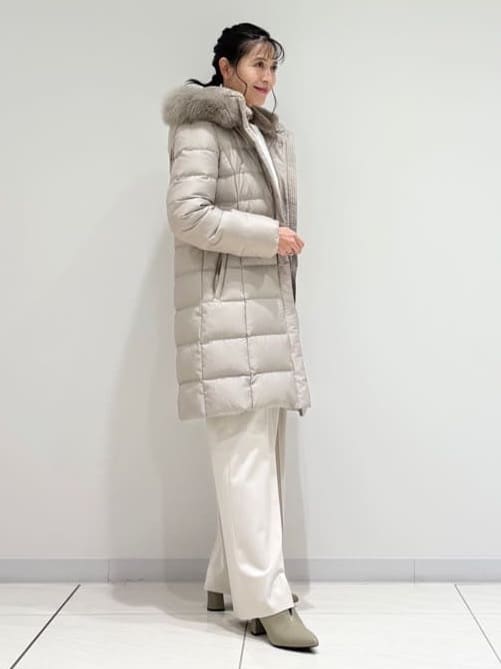 kayoさんの「INDIVI｜【名品／撥水／抗菌防臭】ロング丈リサイクルダウンコート」を使ったコーディネート