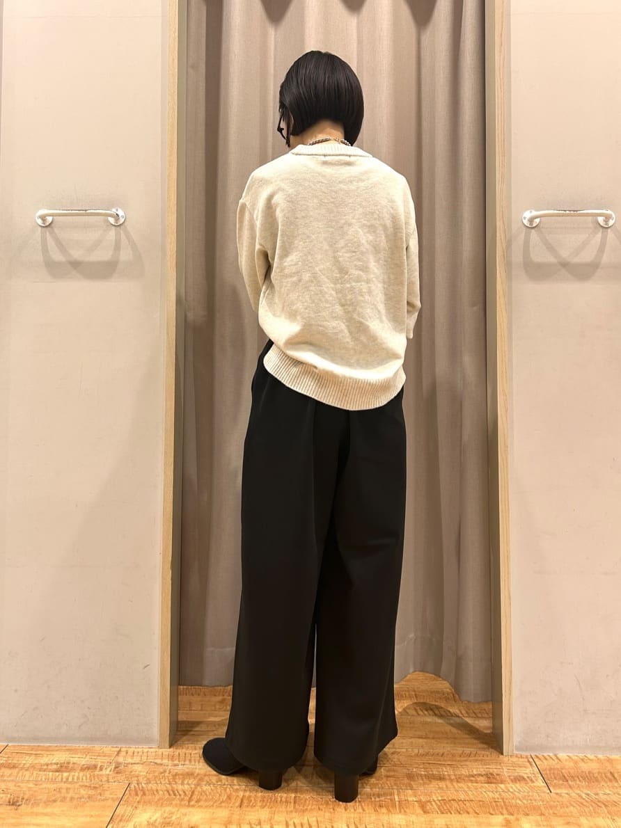 じゅのさんの「SHOO･LA･RUE｜【S-LL/洗濯機可】ふわふわがやみつきになる柔らかさ スウェットライクロゴニット」を使ったコーディネート