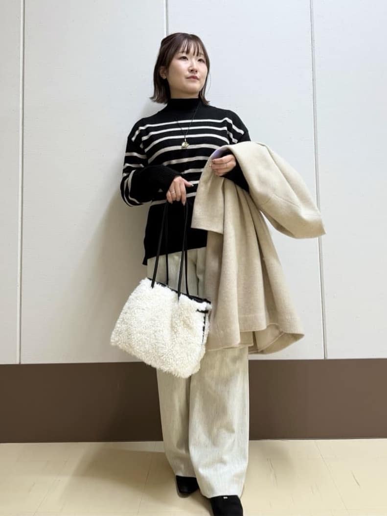 Rikoさんの「INDIVI｜【褒められパンツ／ウール混】ウォームウール ワイドパンツ」を使ったコーディネート