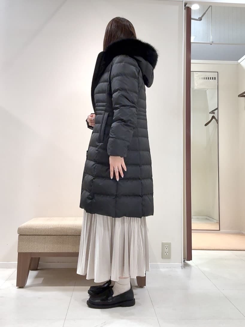 YUIさんの「UNTITLED｜【はっ水機能/フード取り外し可/防寒】ロングダウンコート」を使ったコーディネート