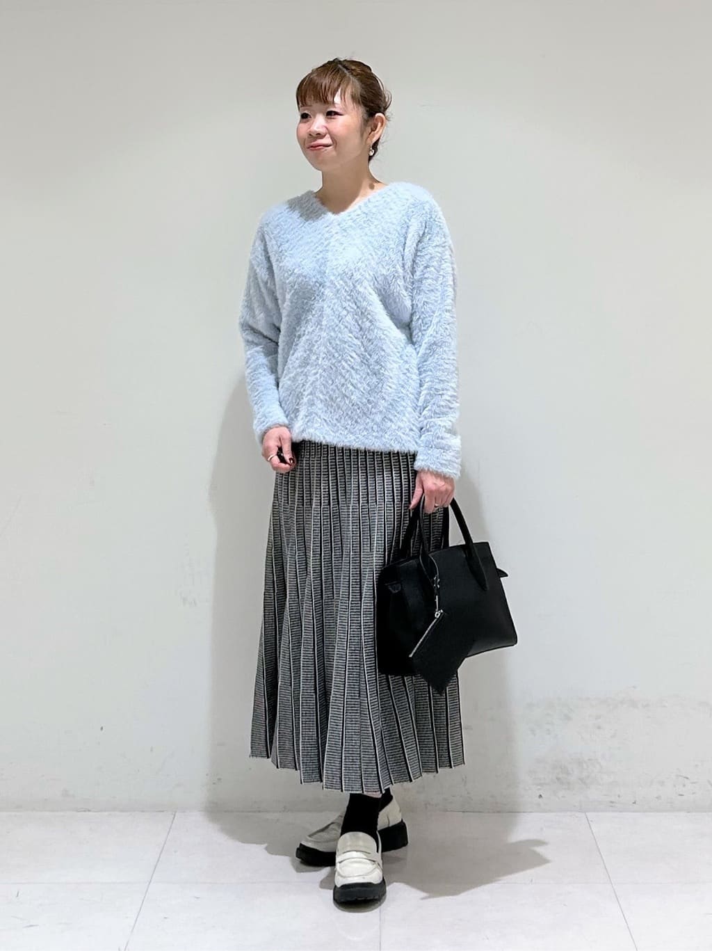 tsuyuさんの「INDIVI｜◆【合皮／マルチWAY／サブバッグ付】ミニショルダーバッグ」を使ったコーディネート