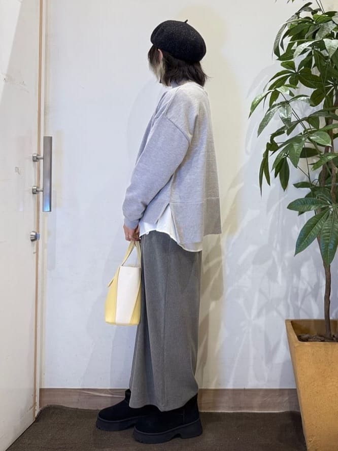 misakiさんの「SHOO･LA･RUE｜【2点セット/洗濯機可/S-LL】着回しがきく もちもちハイネックニット+裾シャツインナー」を使ったコーディネート