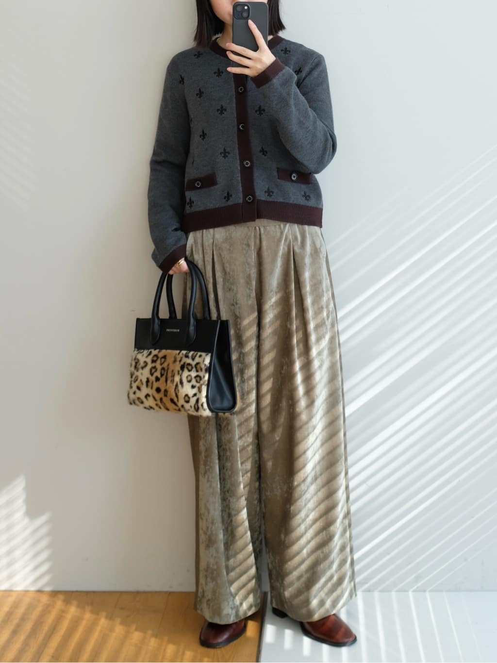 Kishimotoさんの「DRESSTERIOR｜ソフト別珍イージーパンツ」を使ったコーディネート