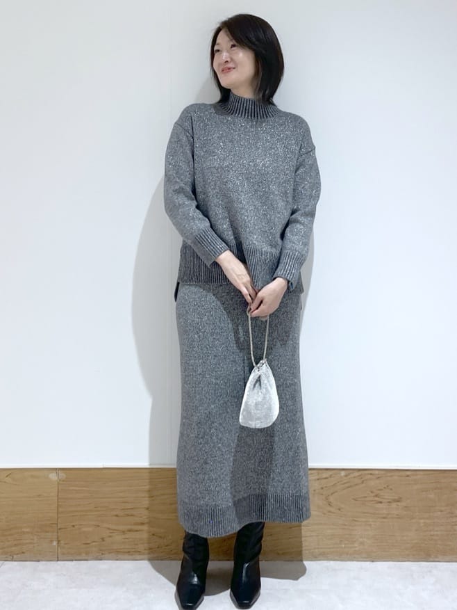 Yukinkoさんの「OPAQUE.CLIP｜ラメスパンコールナロースカート／セットアップ対応可【洗濯機OK】」を使ったコーディネート