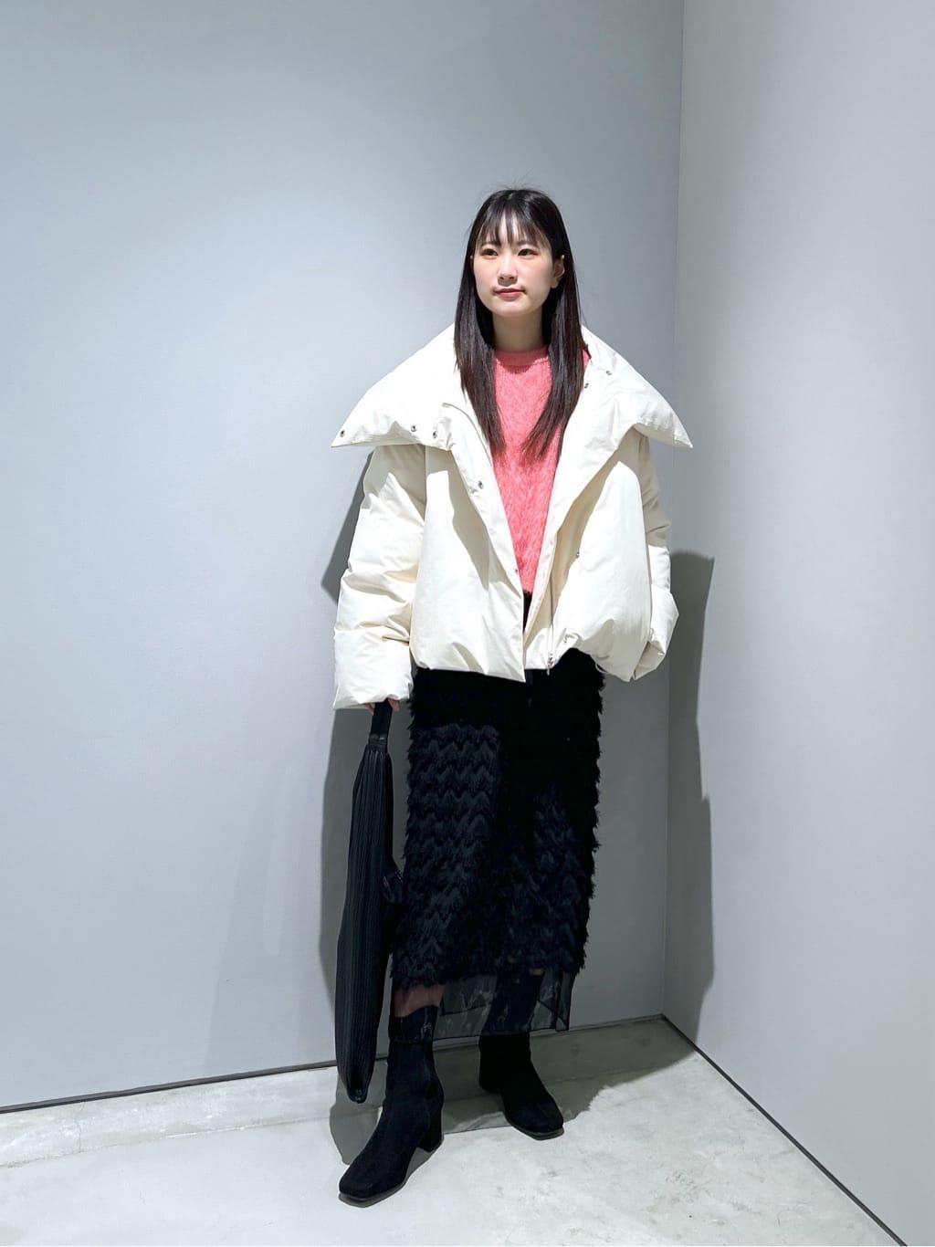 Renoさんの「INDIVI｜3WAYスタンドカラーショートダウン【凹凸素材】」を使ったコーディネート