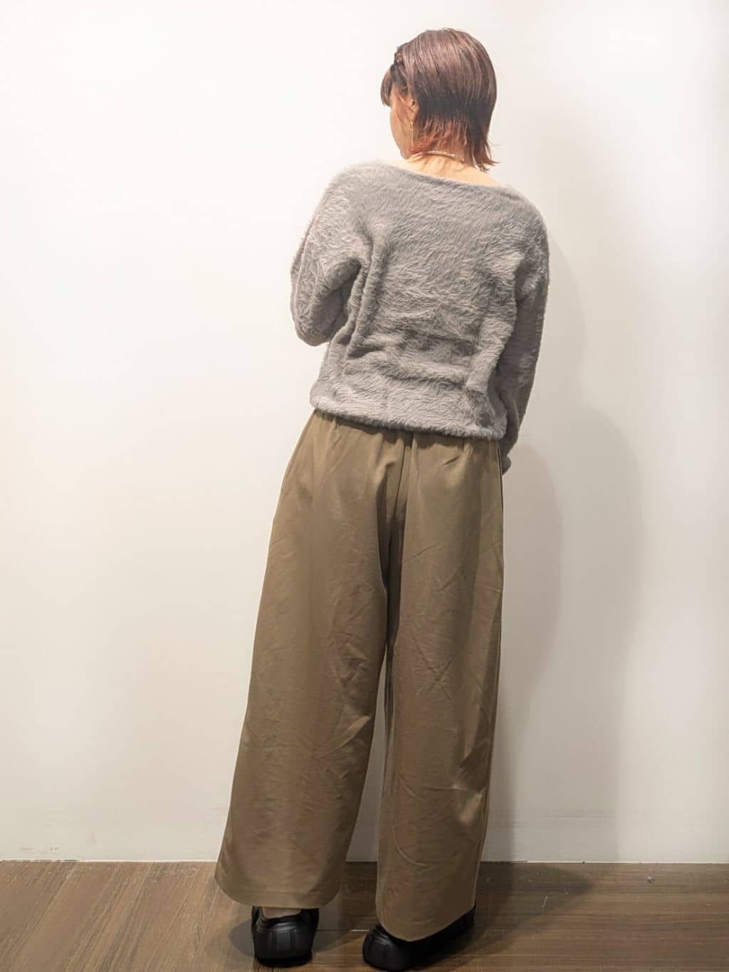 4410さんの「THE SHOP TK｜【華やかで柔らか】ふわふわフェザーニット/洗える・前後2WAY」を使ったコーディネート