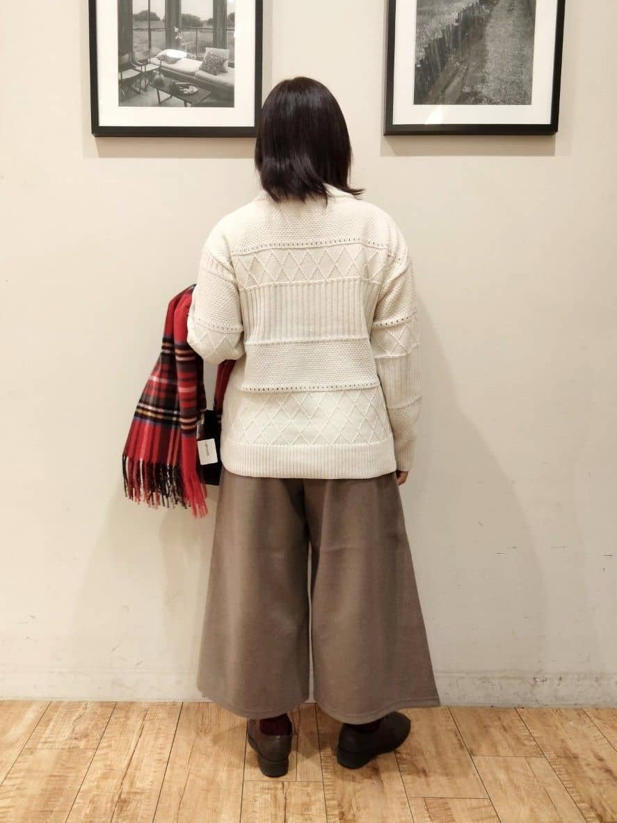 SHOOLARUEさんの「SHOO･LA･RUE｜柄アソートチェックストール」を使ったコーディネート