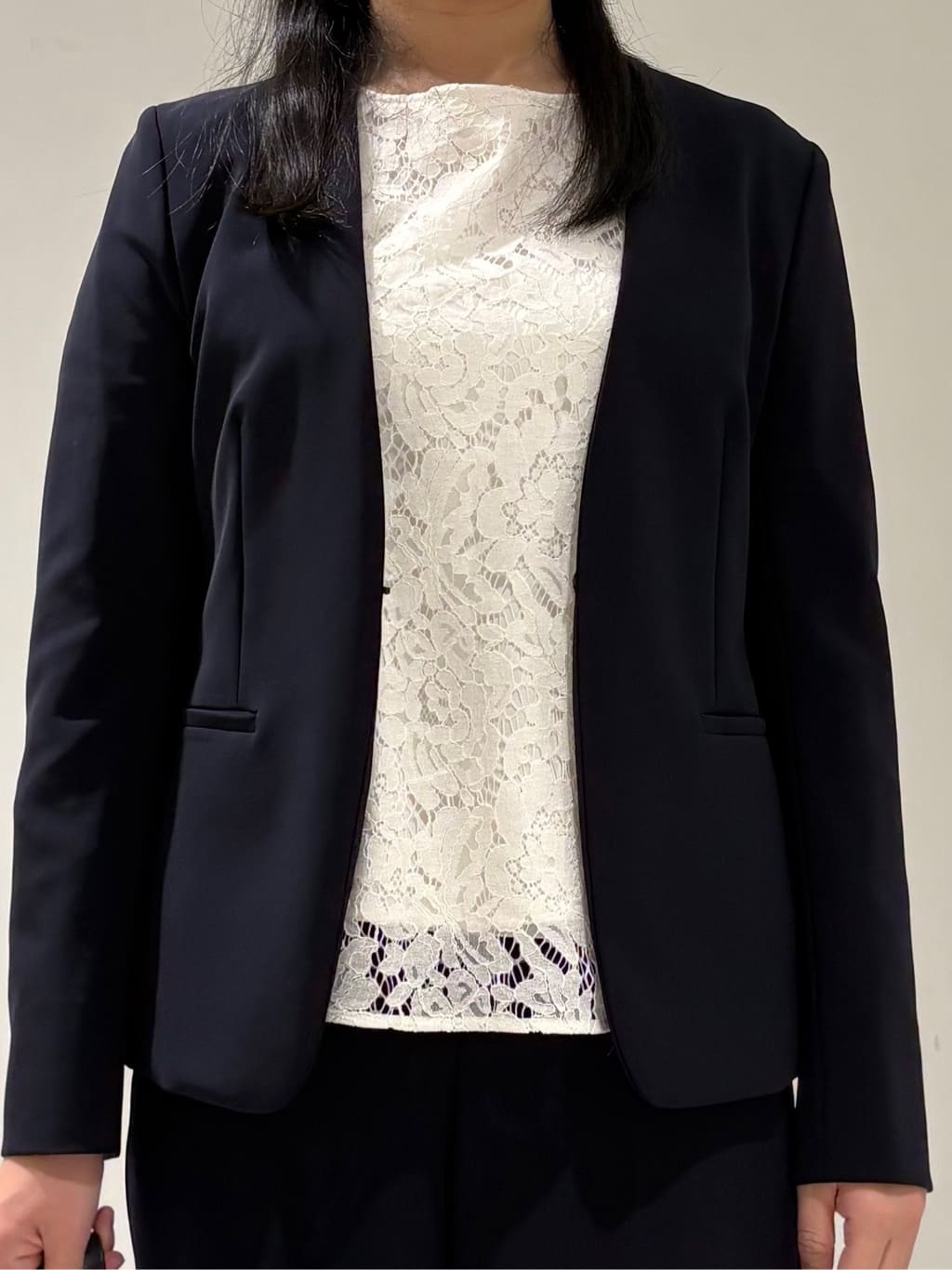 momokoさんの「INDIVI｜【通勤スーツ／洗える】ストレッチカラーレスジャケット」を使ったコーディネート