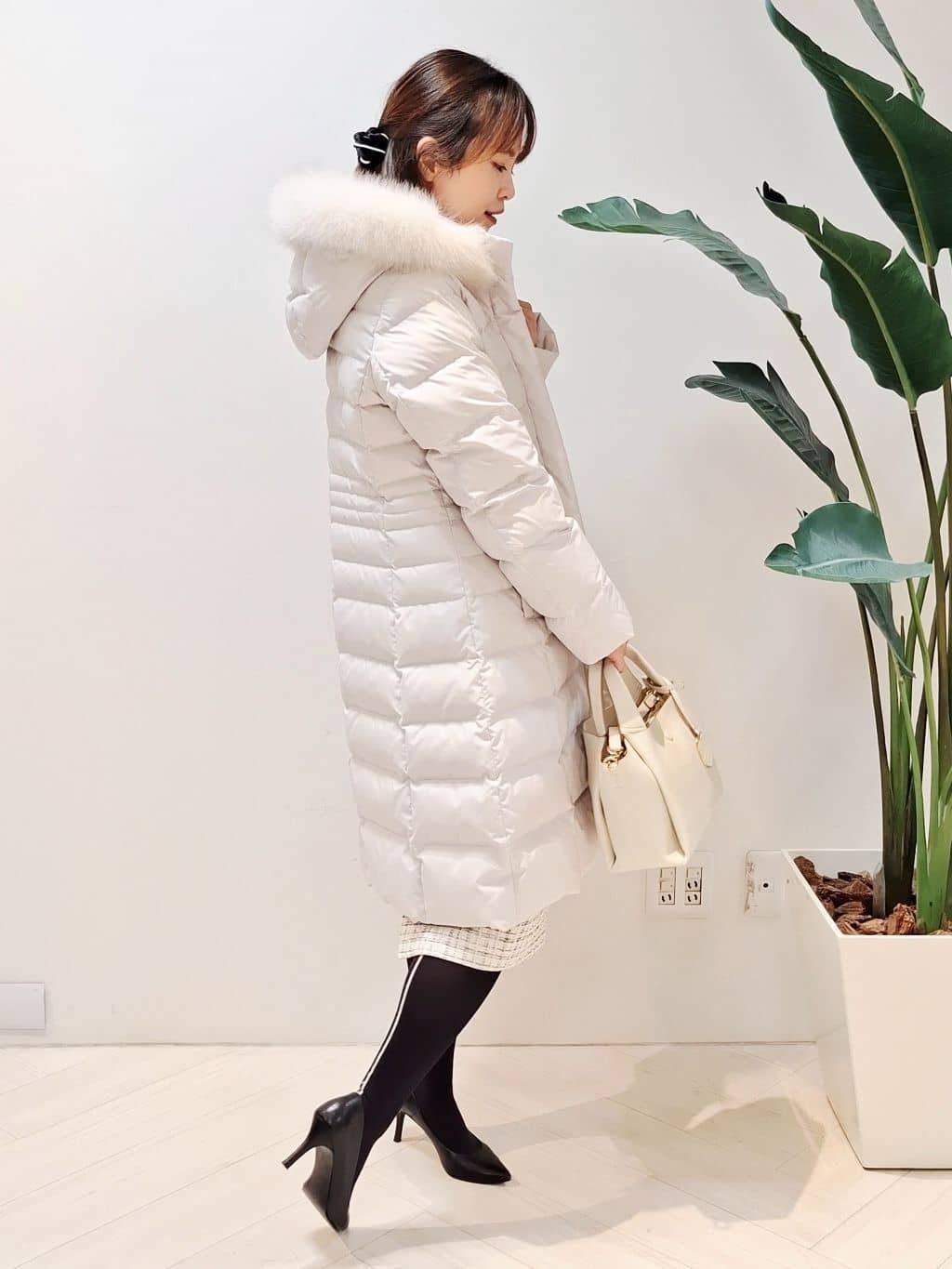 YuKaRiさんの「UNTITLED｜【はっ水機能/フード取り外し可/防寒】ロングダウンコート」を使ったコーディネート