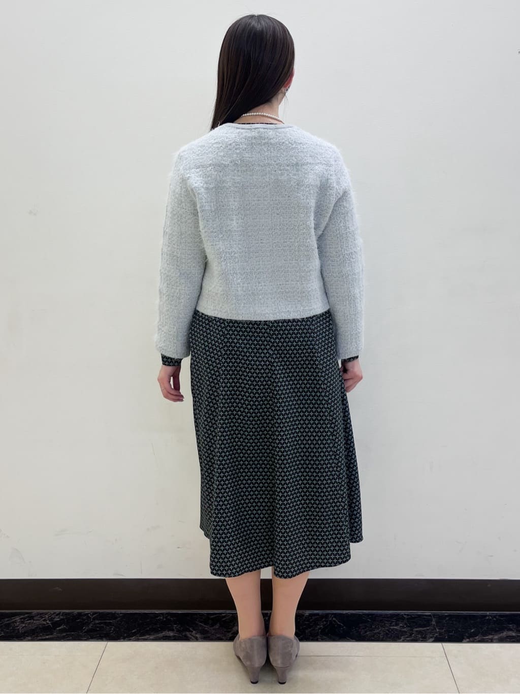 mikikoさんの「Reflect｜【お食事会やお出かけに◎】ふんわりジャカード編みカーディガン」を使ったコーディネート