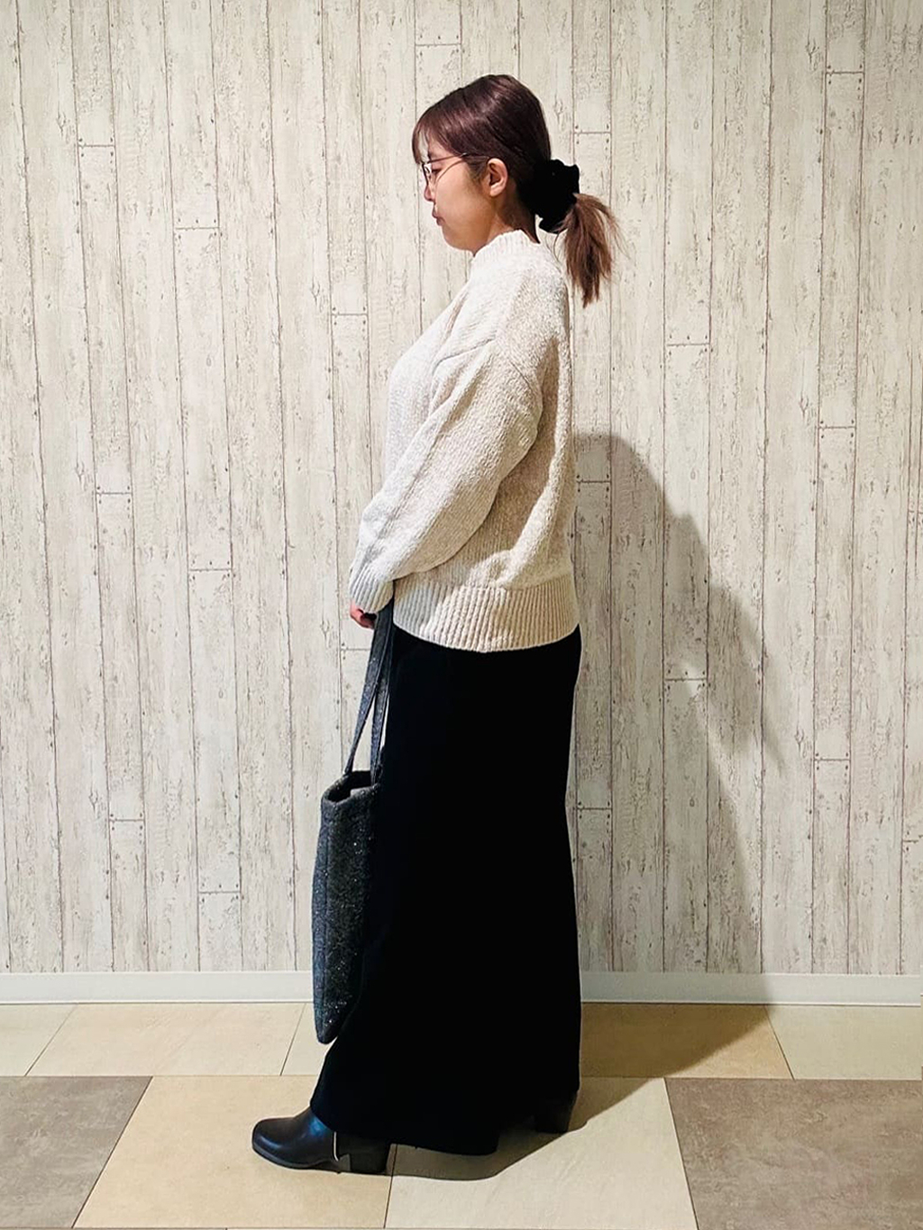 yokoさんの「SHOO･LA･RUE｜【S-LL】ほんのりラメで女性らしい ベロアモールモックネックニット」を使ったコーディネート