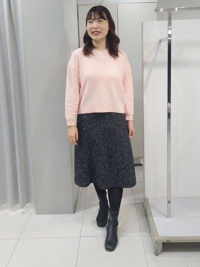 AZUSAさんの「Reflect｜【選べる5色／ゆったりシルエット】Vネックスパンコールニット」を使ったコーディネート