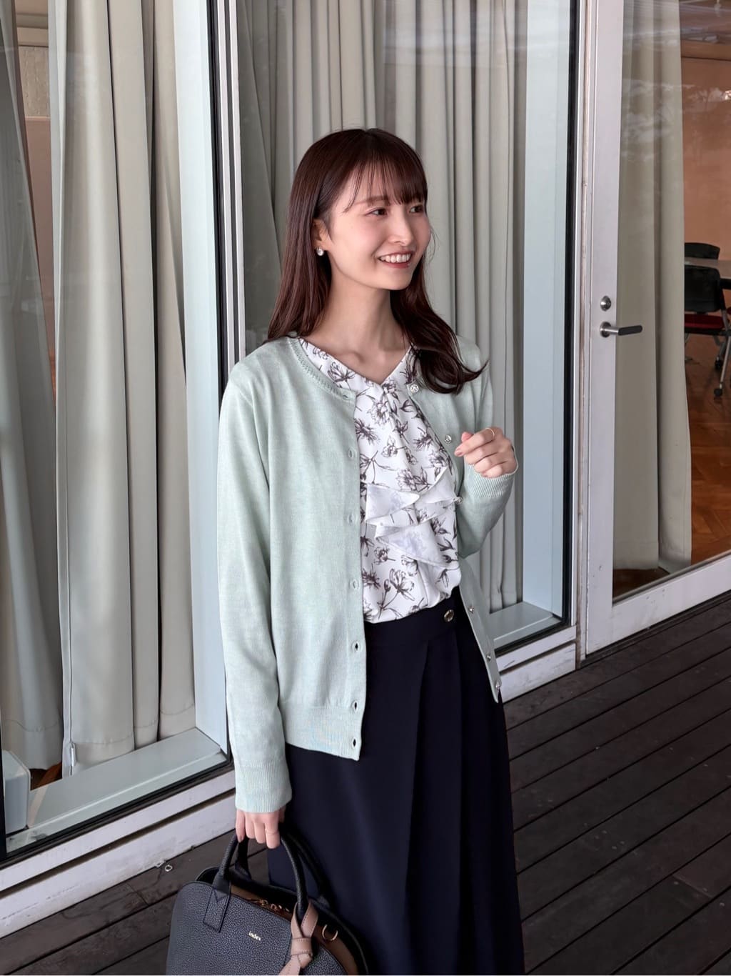 みさかさんの「index｜柄編みクルーネックカーディガン【洗濯機OK】《7col》」を使ったコーディネート