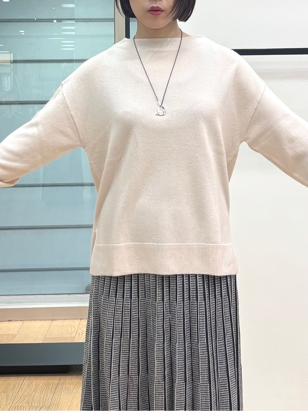 asamiさんの「INDIVI｜【洗える／SETUP可能】ジャカードニット プリーツスカート」を使ったコーディネート