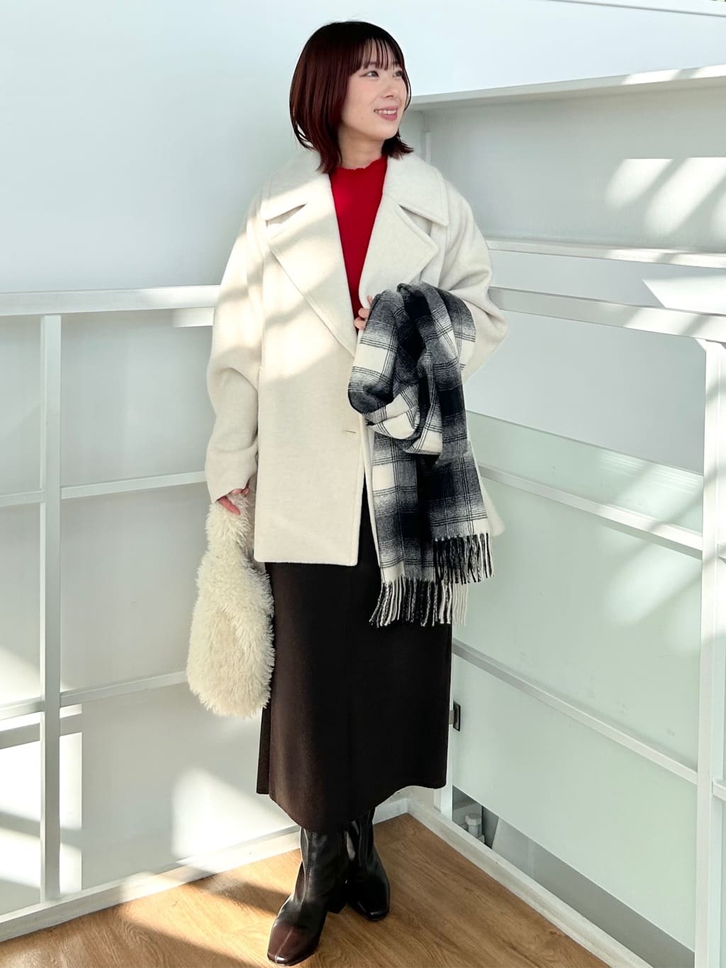 RINAさんの「OPAQUE.CLIP｜カシミヤブレンドウールミドルピーコート」を使ったコーディネート
