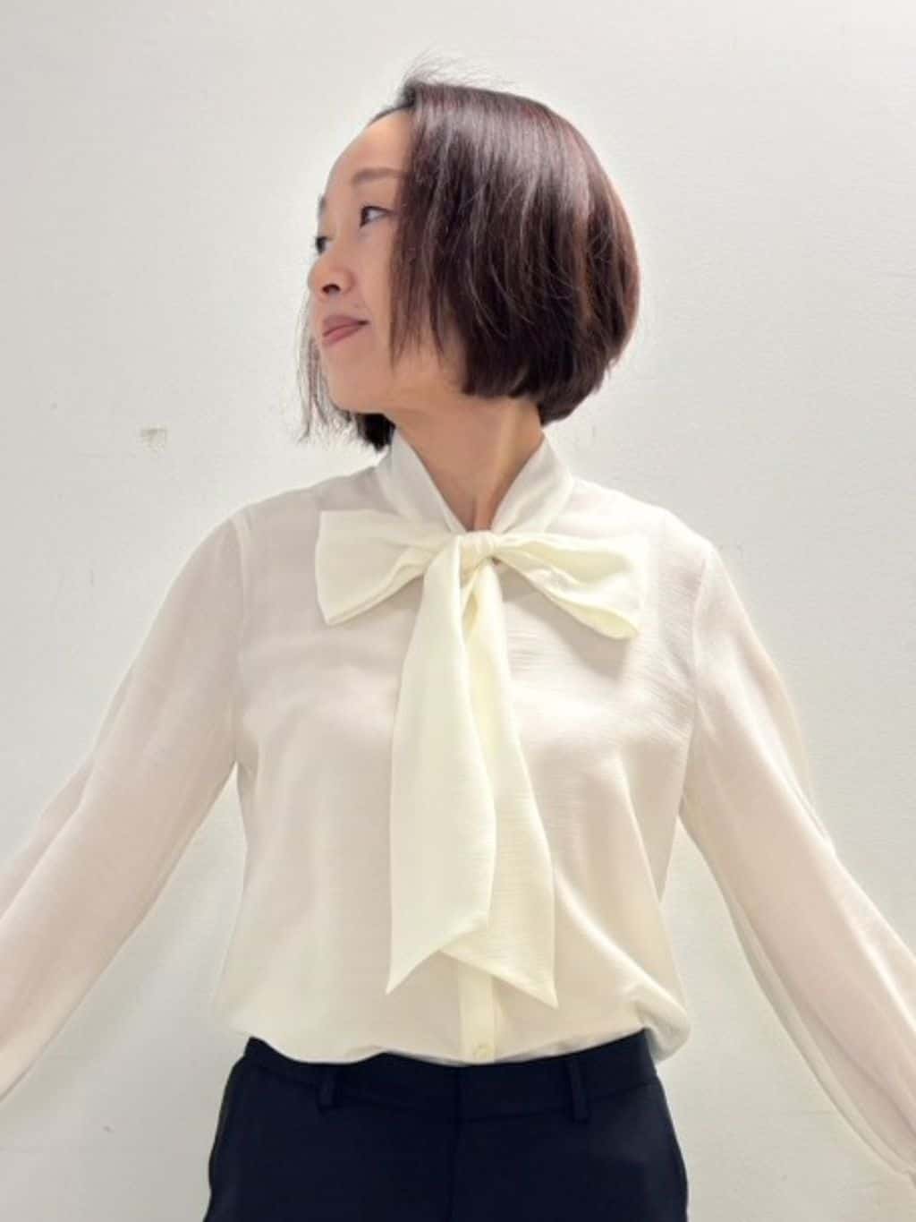 keikoさんの「COUP DE CHANCE｜【手洗い可／日本製】シアーリボンブラウス」を使ったコーディネート
