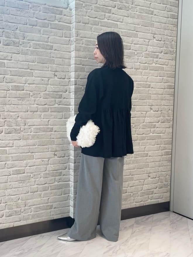 Mikoさんの「INDIVI｜フェイクファーマイクロバッグ」を使ったコーディネート