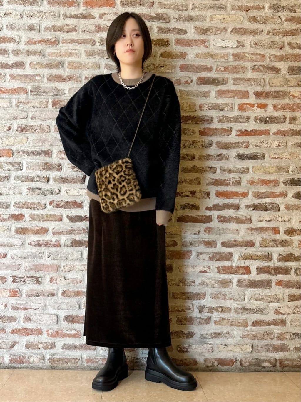 しばさんの「THE SHOP TK｜纏うだけで大人上品 シャギーチェスターハーフコート」を使ったコーディネート