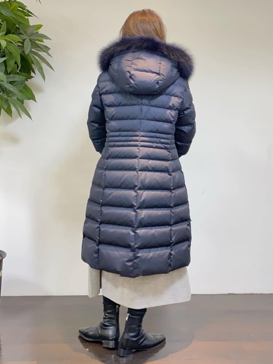 tomoさんの「UNTITLED｜【ロング丈/ゆったりシルエット】テントライン ニットワンピース」を使ったコーディネート