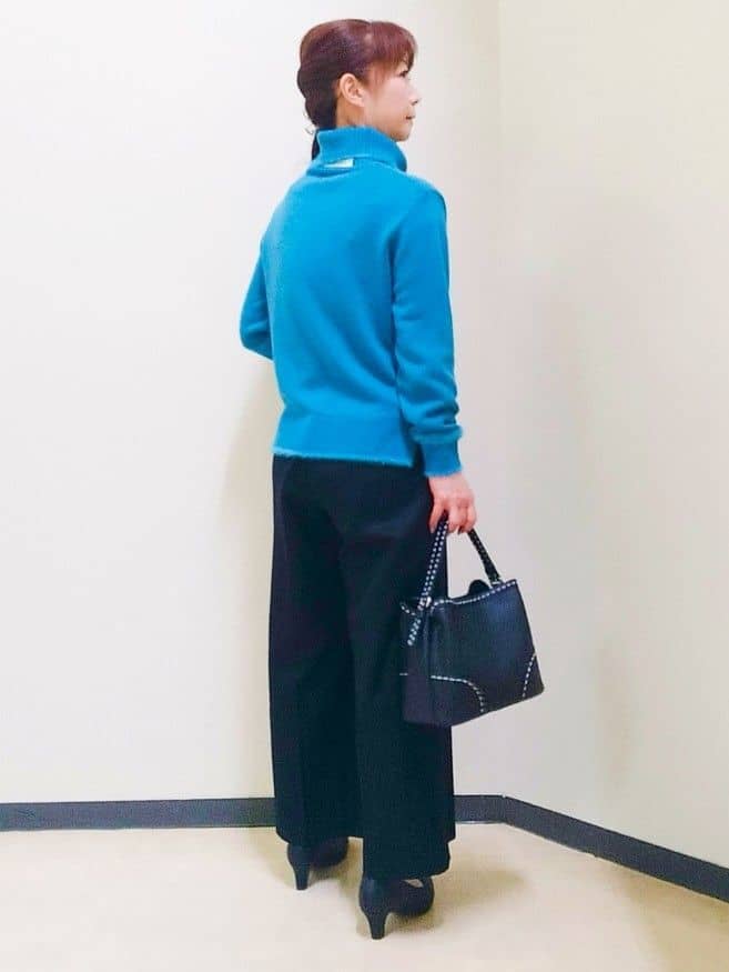 花さんの「Reflect｜【ほんのりラメ感◎】ふわふわフェザーヤーンハイネックニット」を使ったコーディネート