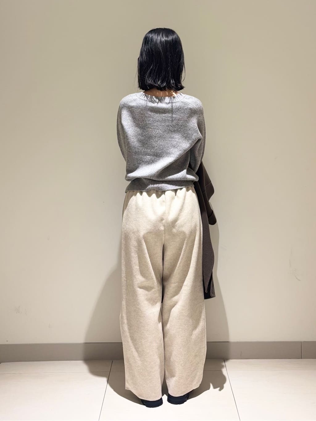 mayuさんの「Dessin｜ウールカシミヤVネック」を使ったコーディネート
