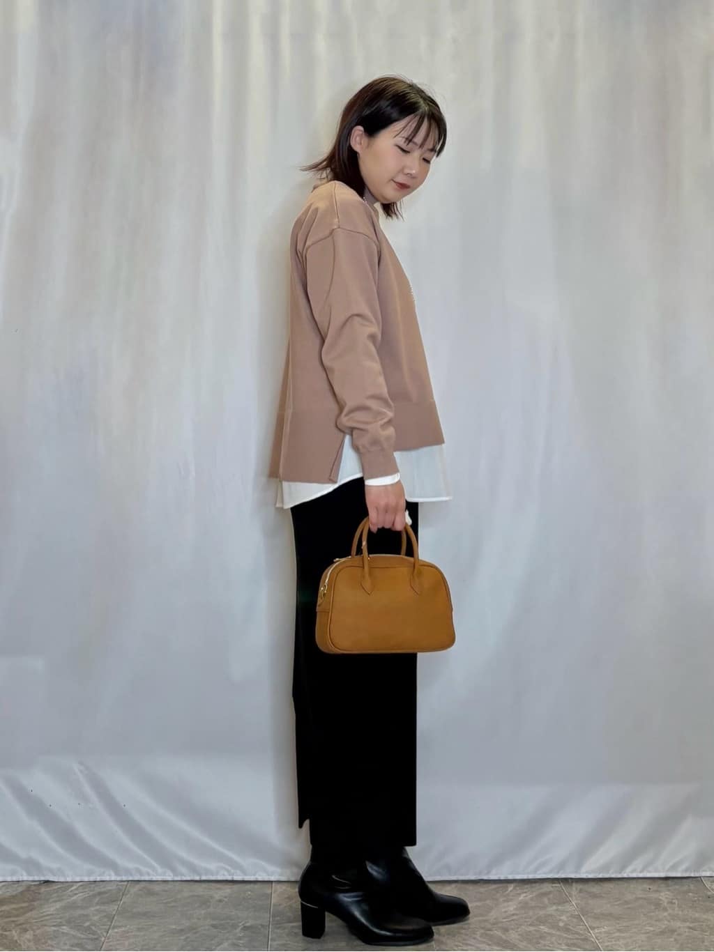 ネリさんの「SHOO･LA･RUE｜【2点セット/洗濯機可/S-LL】着回しがきく もちもちハイネックニット+裾シャツインナー」を使ったコーディネート