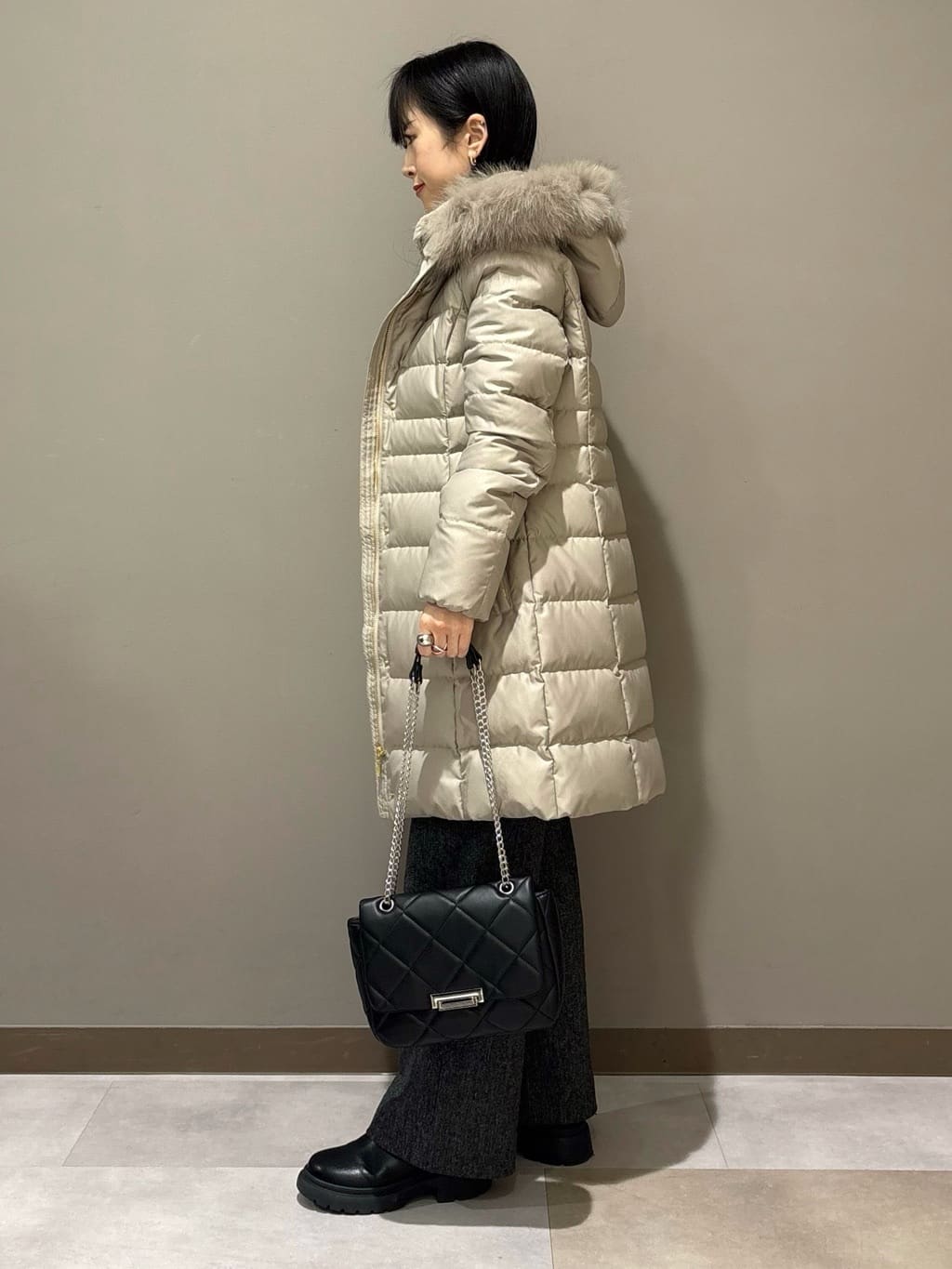KEIKOさんの「INDIVI｜【名品／撥水／抗菌防臭】ロング丈リサイクルダウンコート」を使ったコーディネート