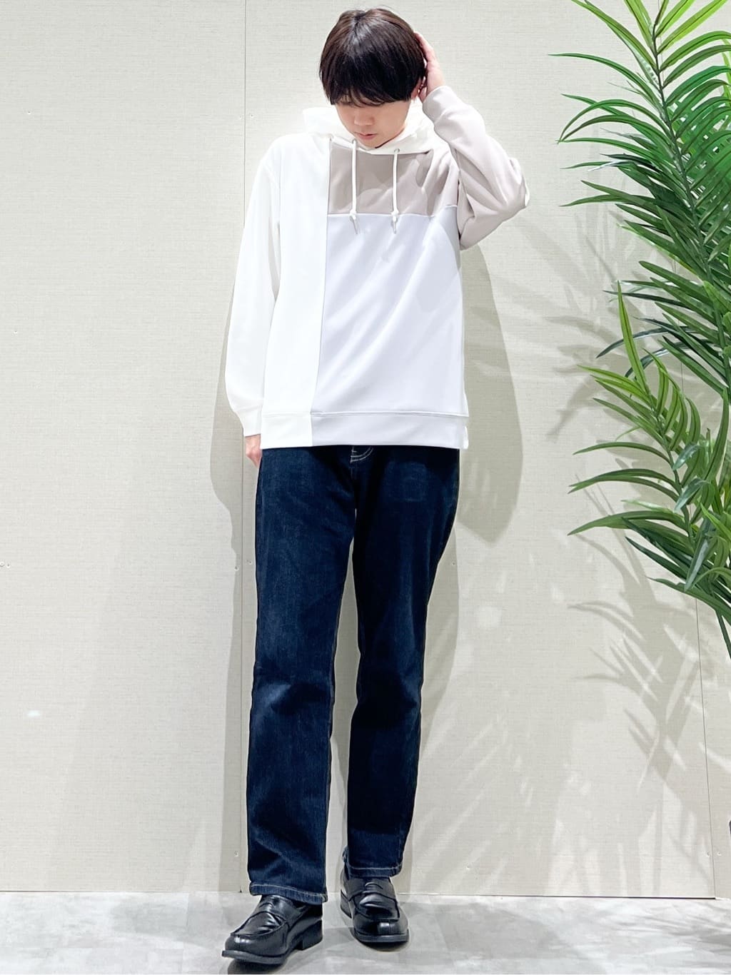 SHI-MAさんの「THE SHOP TK｜【大人の為の絶妙バランス】パネル切替パーカ 濯機機OK」を使ったコーディネート