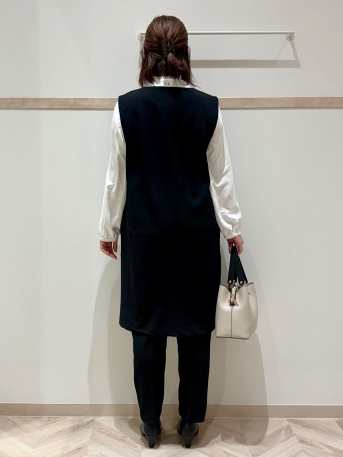 c_h_i_k_aさんの「SHOO･LA･RUE｜【洗濯機可】上品で華やか スタンドフリルブラウス」を使ったコーディネート