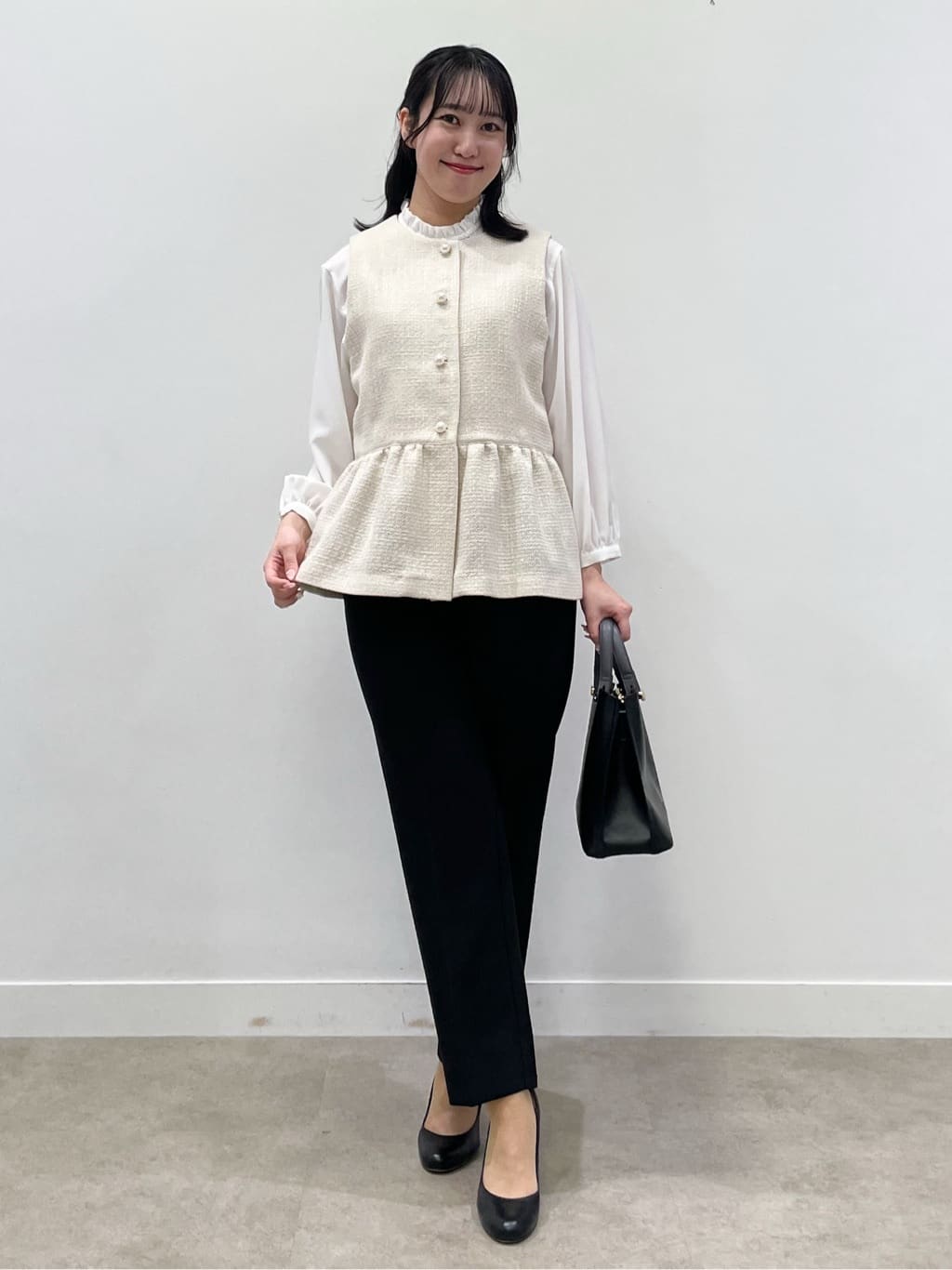 yukariさんの「Dessin｜【入卒/セレモニー】パール調ボタンベスト」を使ったコーディネート