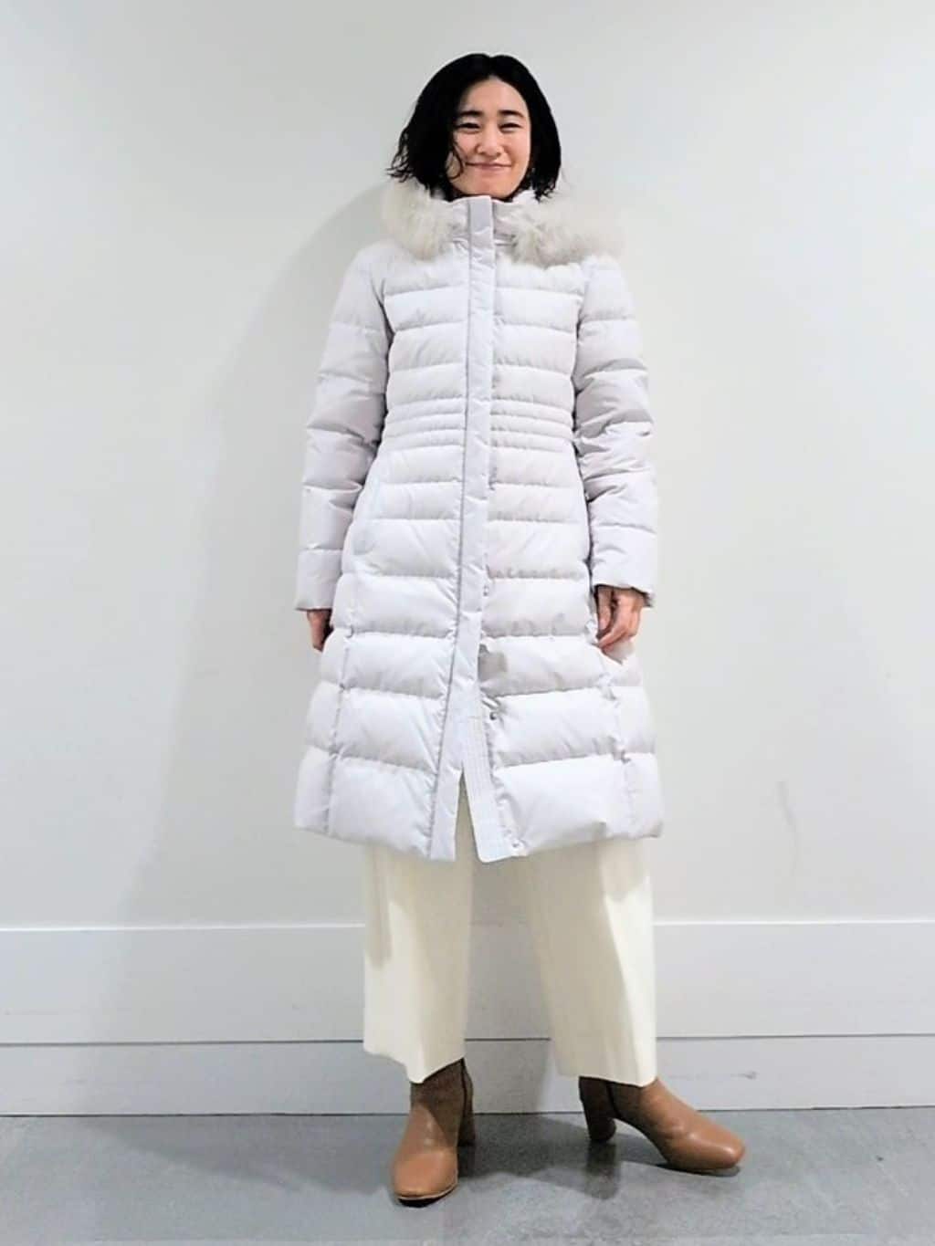 ミズタさんの「UNTITLED｜【はっ水機能/フード取り外し可/防寒】ロングダウンコート」を使ったコーディネート