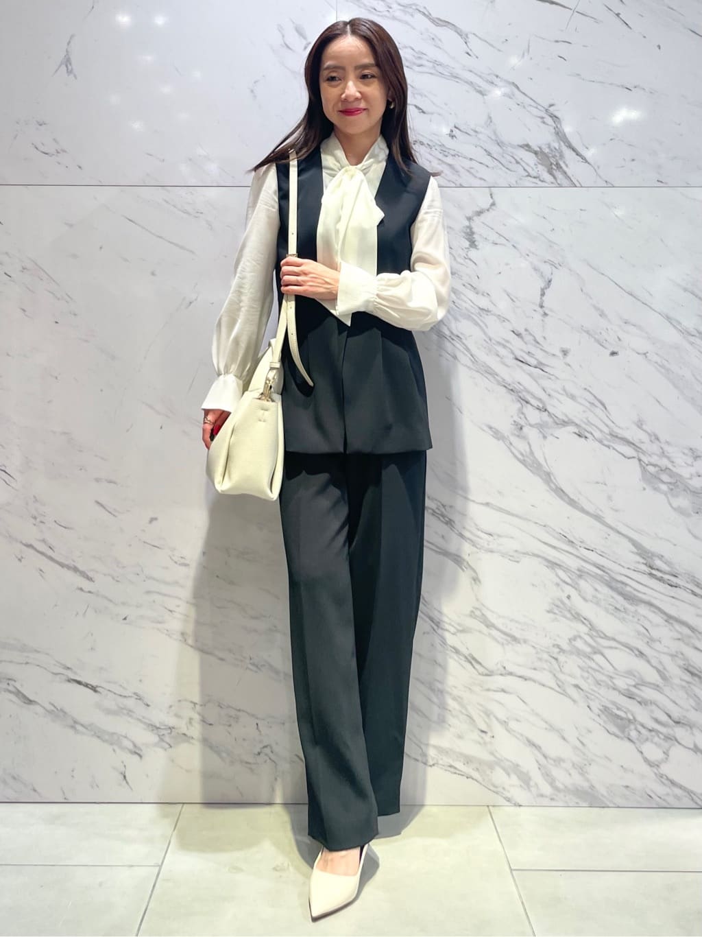 saitouさんの「COUP DE CHANCE｜【手洗い可／日本製】シアーリボンブラウス」を使ったコーディネート