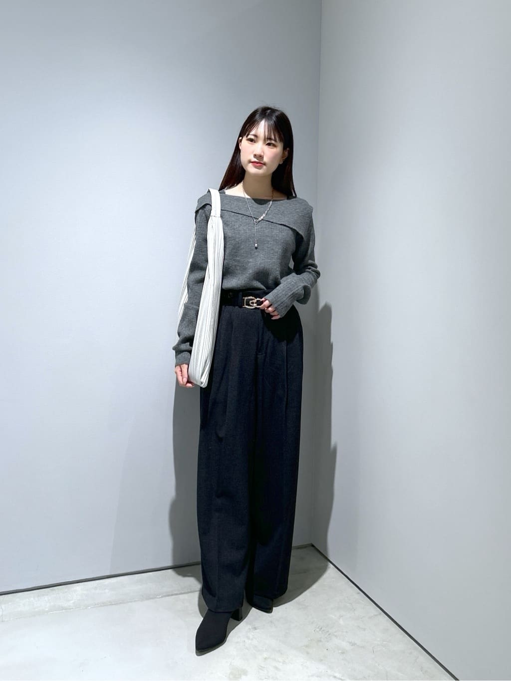 Renoさんの「INDIVI｜【再入荷】アシメオフショルニット」を使ったコーディネート
