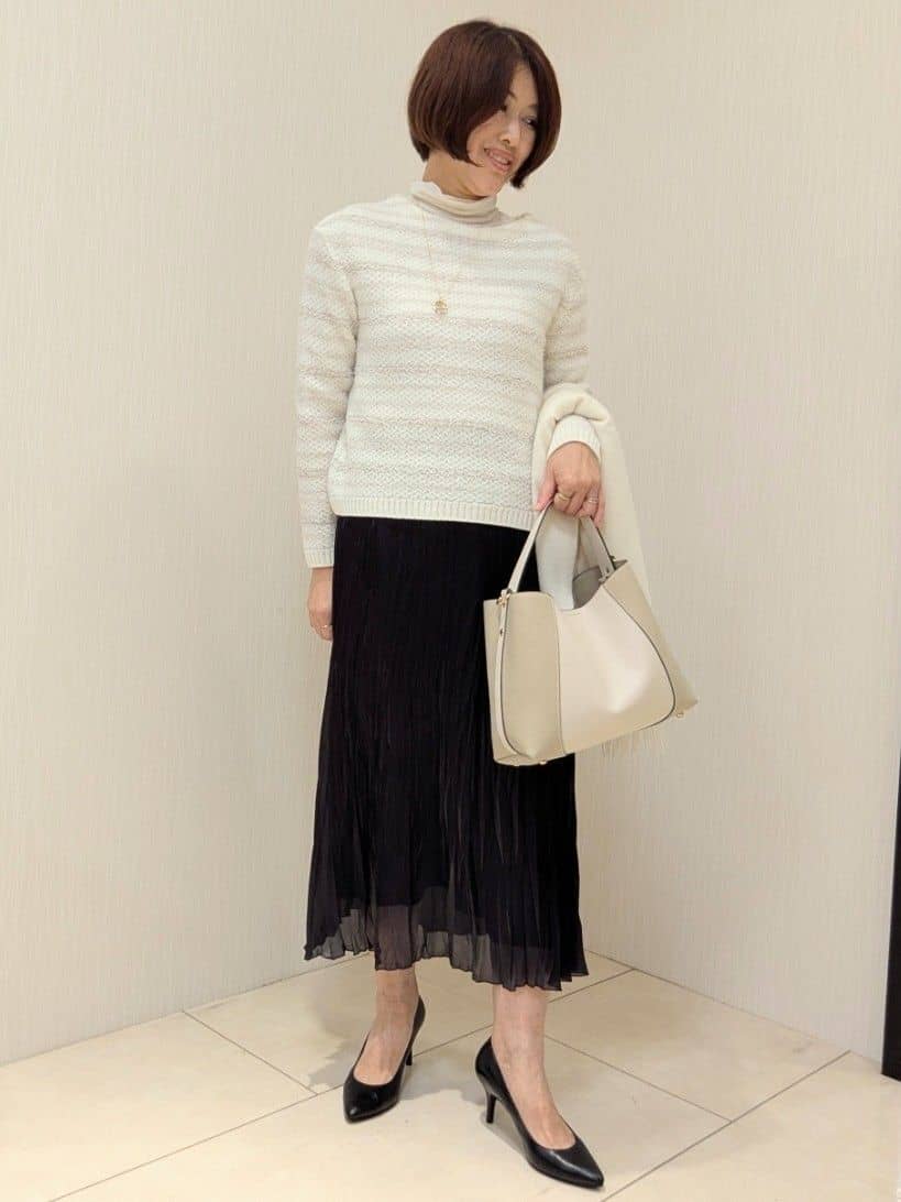 u-macoさんの「UNTITLED｜【ツイード調/コンパクト丈】ブークレーボートネックニット」を使ったコーディネート
