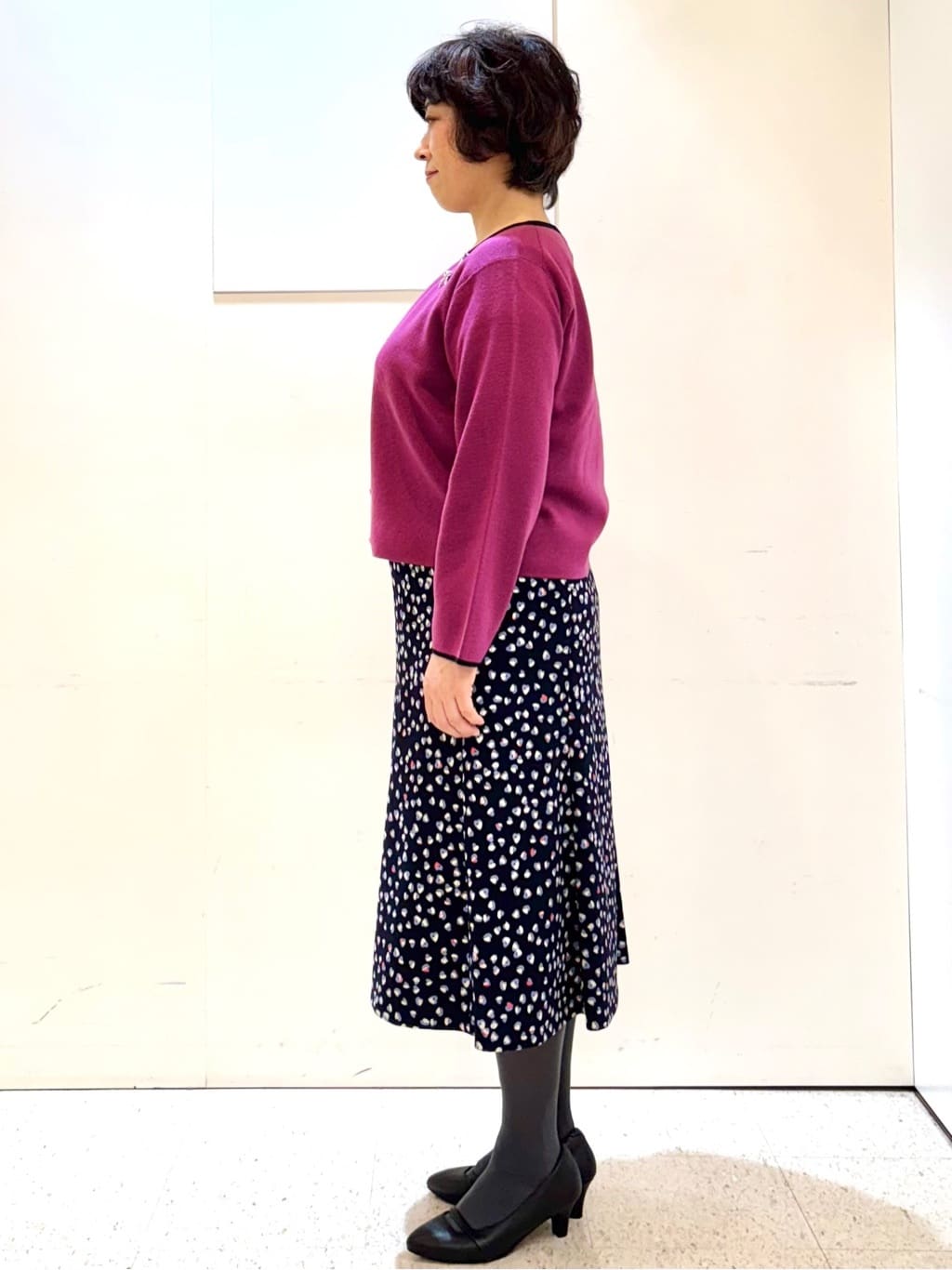 ヤスコさんの「Reflect｜【秋映え／単品使い◎／すっきり見え】ブローチ付きニットアンサンブル」を使ったコーディネート